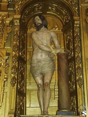 Atado a la columna que también se venera en el retablo mayor 