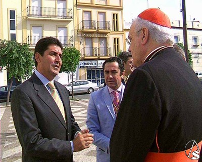 El Alcalde Antonio Maestre (PSOE), recibe al Cardenal Amigo Vallejo