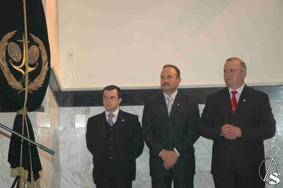 De izquierda a derecha. Luis Lucar, Secretario; Juan M. Gonzlez Cervera, Tesorero; y Jos Dorante Rincn, Presidente; del Consejo Local de HH. y CC. de Los Palacios y Vfca.
