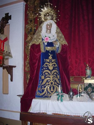 Ante la imagen de Mara Santsima de la Encarnacin se postr en 1246 el Rey San Fernando, dndole las gracias a la Santsima Virgen por la reconquista de Tocina, pasando a designarla patrona de Tocina 