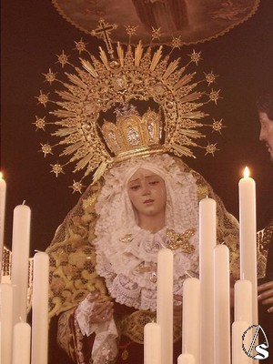 La primera imagen que encargaron los jovenes cofrades que crearon la hermandad fue la Santísima Virgen de Gracia y Esperanza 