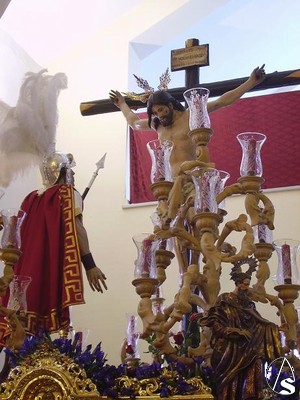 El Cristo del Perdón figura en el primer paso dialogando con un soldado romano