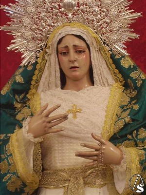 Virgen de la Soledad que recibe culto en la capilla y que sale en Rosario de la Aurora en la maana del da de la procesin