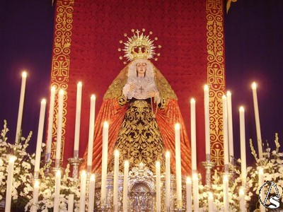 La Virgen de los Dolores luciendo sus mejores galas para la celebracin de los cultos en su honor 