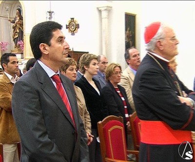  El Alcalde de Los Palacios, Antonio Maestre (PSOE), junto al Cardenal Arzobispo de Sevilla.