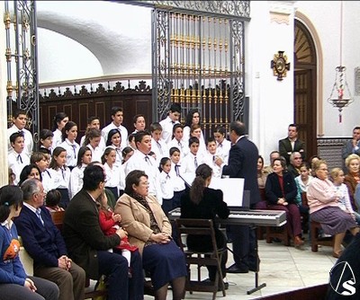  La Escolana de Los Palacios puso el toque musical al acto de inauguracin.