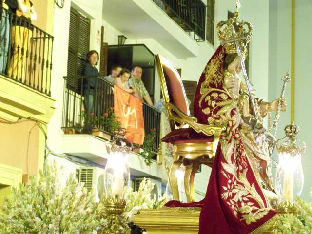  La Virgen con el Centenario del Sevilla