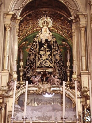Altar Mayor de la Ermita de la Soledad con las imgenes titulares de esta hermandad 