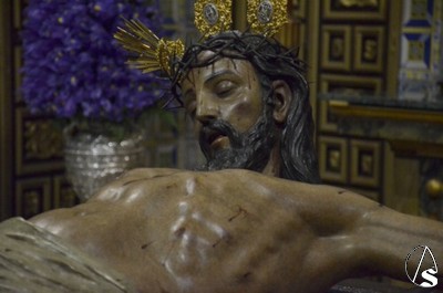  Besapiés Cristo de Burgos