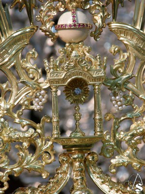  Corona realizada por Orfebrera Triana y diseada por Sergio Cornejo