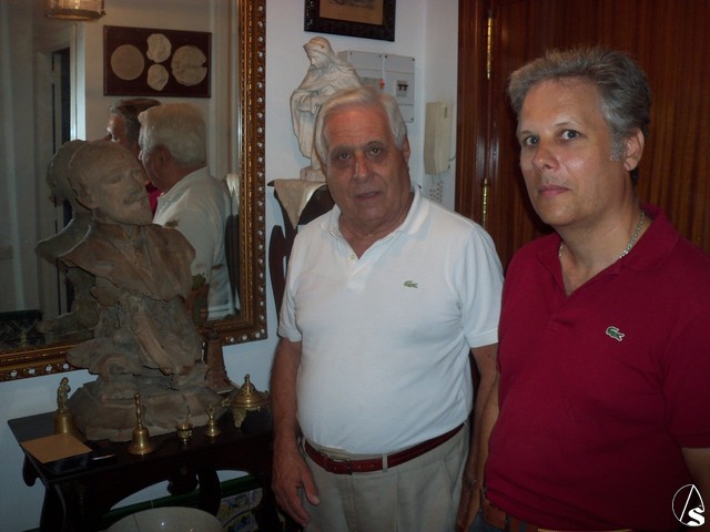 D. Manuel Gutirrez Ordez y D. Luis Manuel Gutirrez Rivera, nieto y bisnieto del escultor.