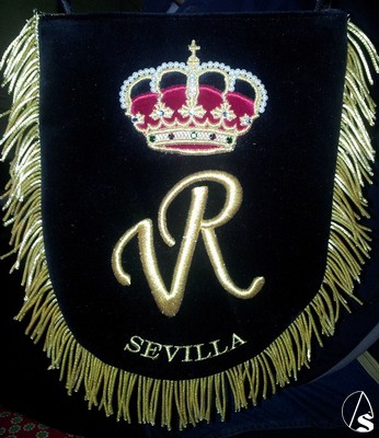 Resultado de imagen de escudo de A.M Virgen de los Reyes (Sevilla)