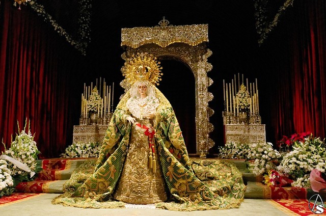 Esperanza Macarena en Besamanos 2015. Fran Granado/Fco. Montiel 