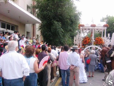 La Hdad. del Rocío de Sevilla se vá a la Romería