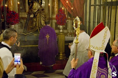  Besapis Cristo de la Corona Cuaresma 2013