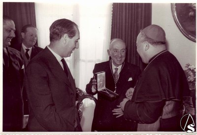  1961-02-19  Imposicin de la primera Medalla de Oro de la Soledad a Joaqun Romero Murube