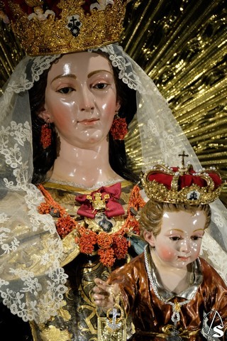 carmen santo angel coronada
