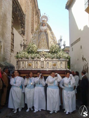 Trono de la Virgen de la Alegra 