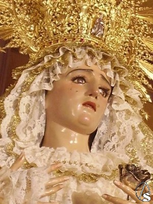 Primer plano del rostro de la Virgen 
