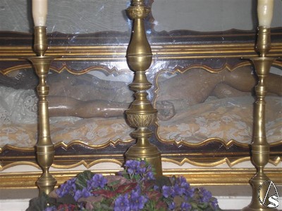 Urna con el Cristo Yacente, imagen de autor annimo del siglo XVI 