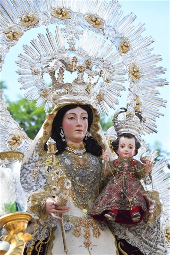 5._Virgen_del_Rosario._Marchena_114_Copiar.JPG