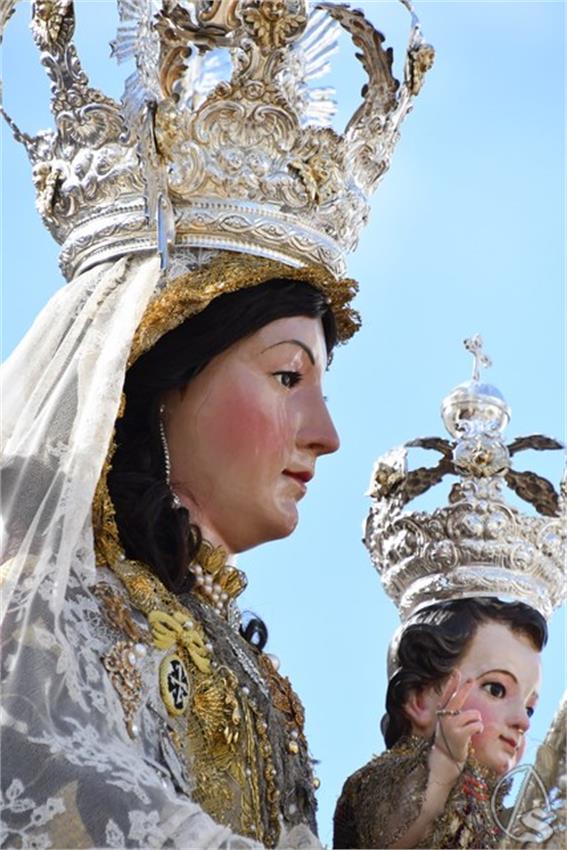 5._Virgen_del_Rosario._Marchena_138_Copiar.JPG