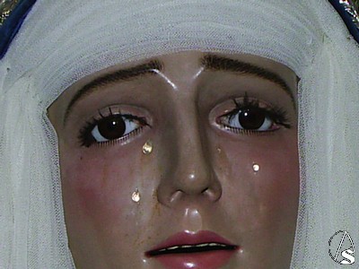 Dulce mirada de la Virgen 