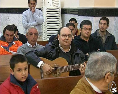  El guitarrista Romerito Pantoja, sorprendi al interpretar desde el pblico 