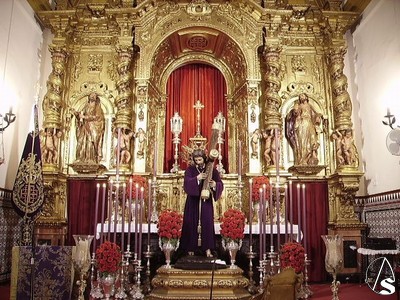 Besapies a Jess Nazareno en fechas navideas 