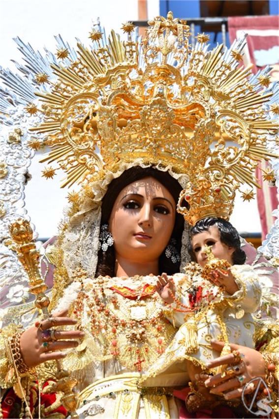 Cruz_de_Arriba_y_Virgen_del_Rosario._2026_Aznalcollar._101_Copiar.JPG