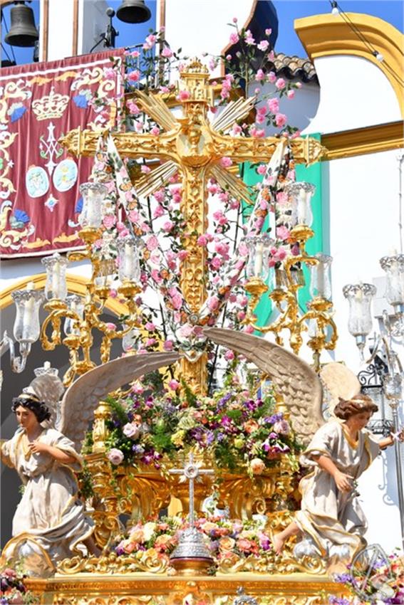 Cruz_de_Arriba_y_Virgen_del_Rosario._2026_Aznalcollar._148_Copiar.JPG