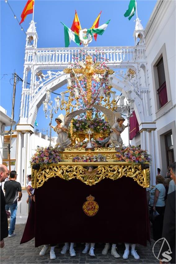 Cruz_de_Arriba_y_Virgen_del_Rosario._2026_Aznalcollar._222_Copiar.JPG
