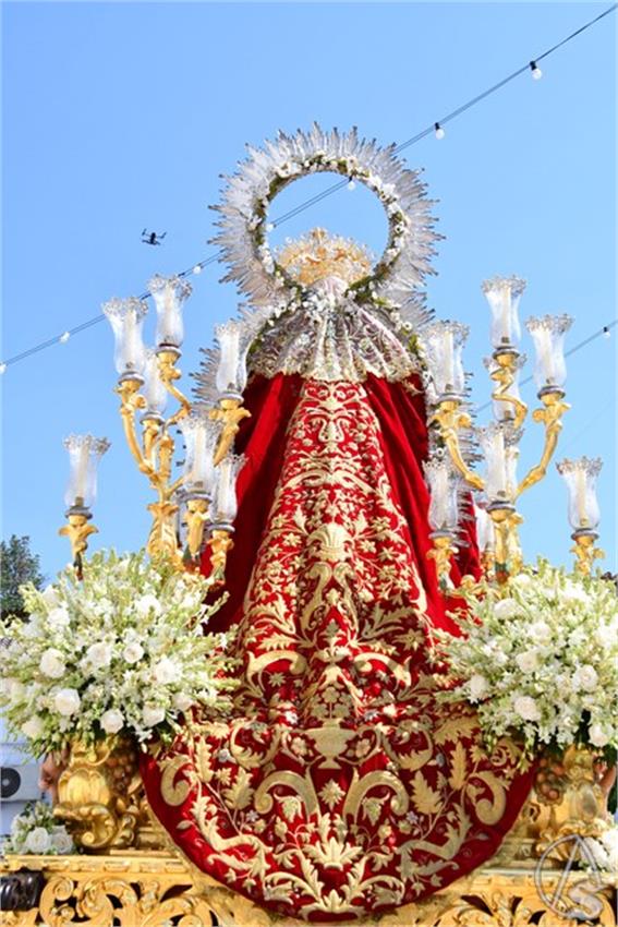 Cruz_de_Arriba_y_Virgen_del_Rosario._2026_Aznalcollar._257_Copiar.JPG