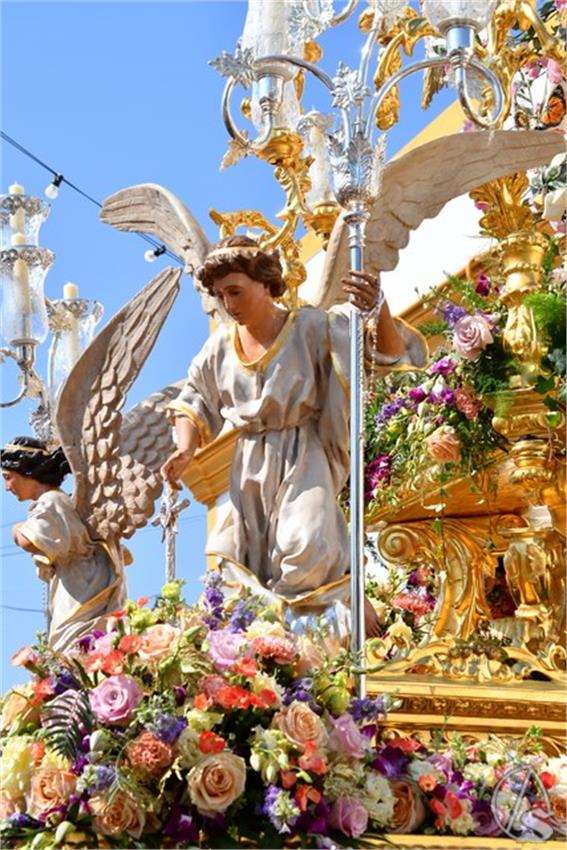 Cruz_de_Arriba_y_Virgen_del_Rosario._2026_Aznalcollar._27_Copiar.JPG