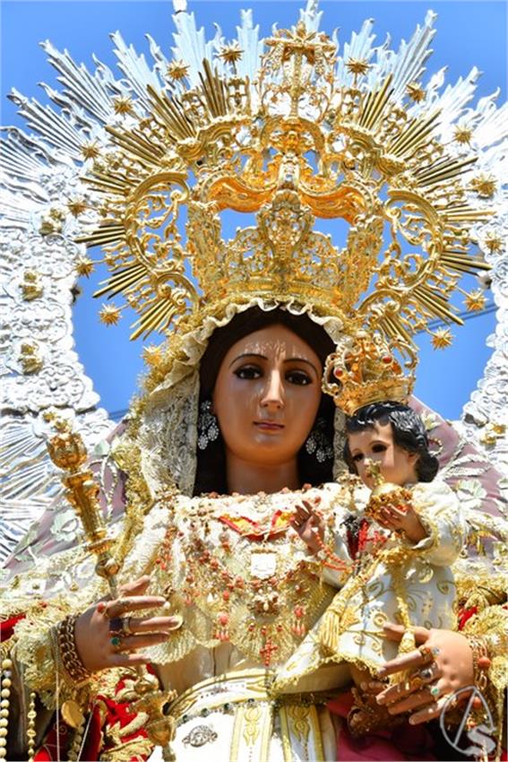 Cruz_de_Arriba_y_Virgen_del_Rosario._2026_Aznalcollar._317_Copiar.JPG
