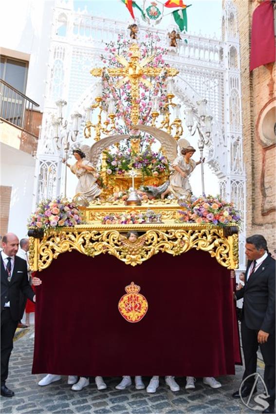 Cruz_de_Arriba_y_Virgen_del_Rosario._2026_Aznalcollar._357_Copiar.JPG