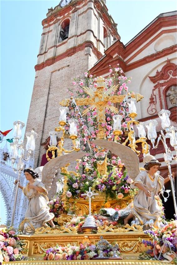 Cruz_de_Arriba_y_Virgen_del_Rosario._2026_Aznalcollar._368_Copiar.JPG