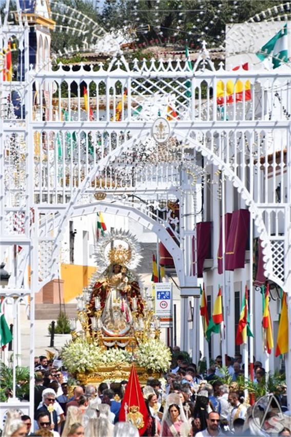 Cruz_de_Arriba_y_Virgen_del_Rosario._2026_Aznalcollar._376_Copiar.JPG