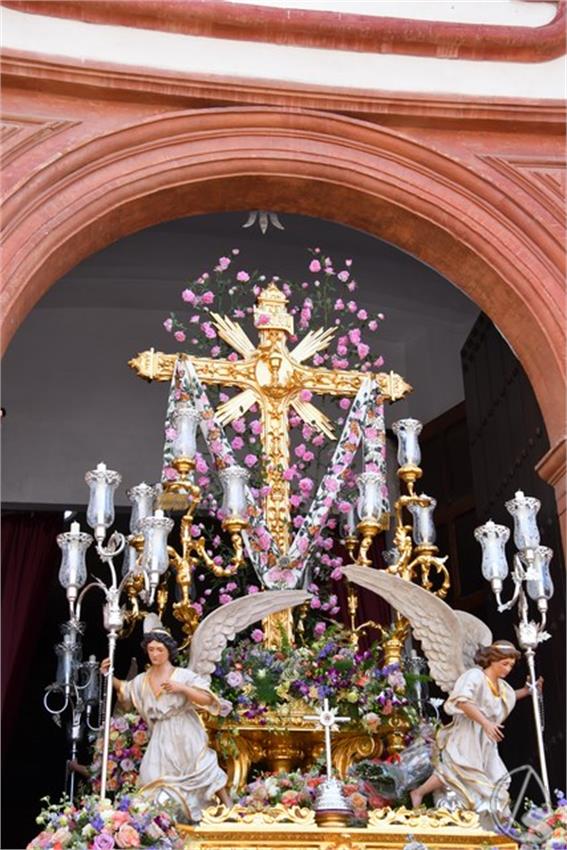 Cruz_de_Arriba_y_Virgen_del_Rosario._2026_Aznalcollar._389_Copiar.JPG