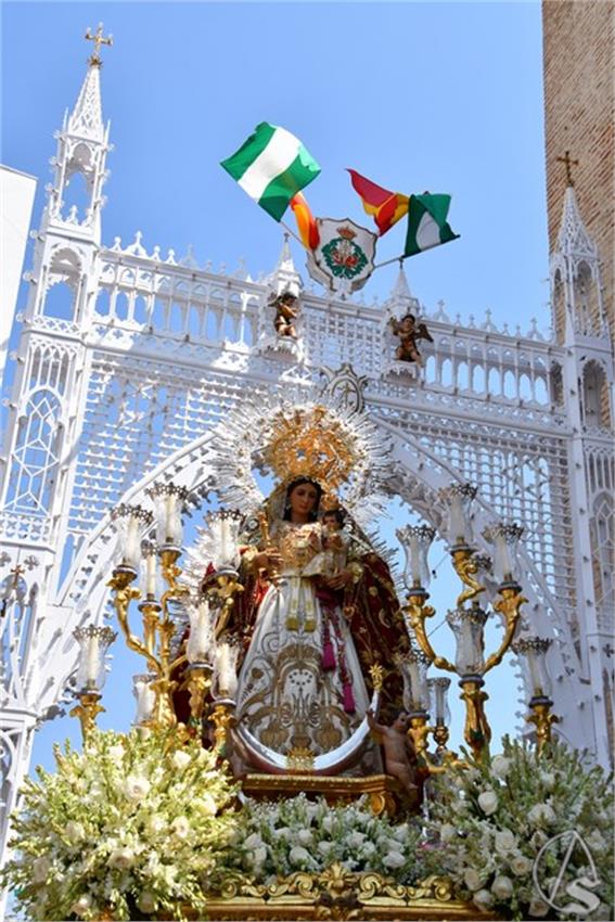 Cruz_de_Arriba_y_Virgen_del_Rosario._2026_Aznalcollar._436_Copiar.JPG