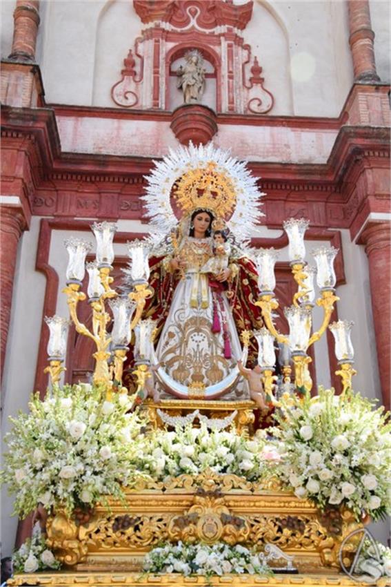 Cruz_de_Arriba_y_Virgen_del_Rosario._2026_Aznalcollar._456_Copiar.JPG