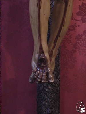 Detalle de los pies del crcificado 