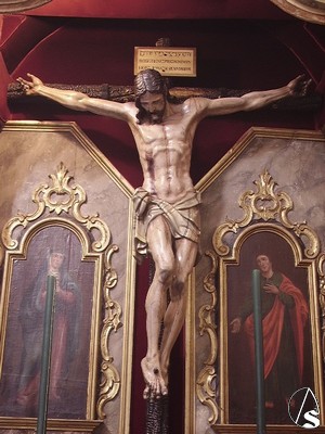 Retablo con el crucificado 