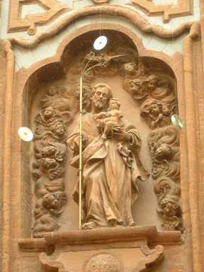 San José rodeado de CD