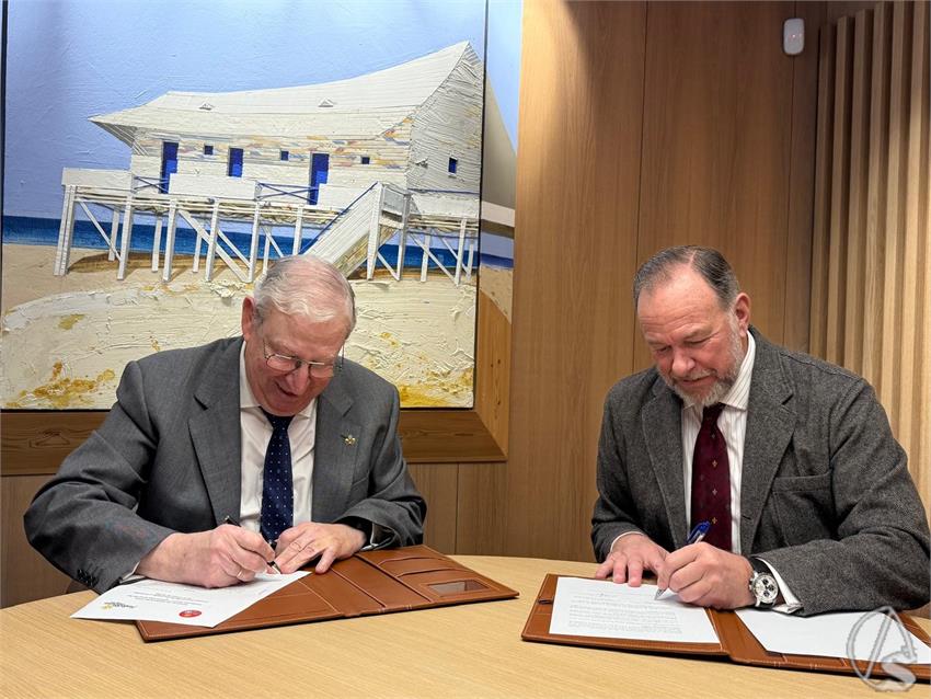 Firma_del_convenio_Fundacion_Caja_Rural_del_Sur_y_el_Consejo_Hermandades_y_Cofradias_de_Sevilla