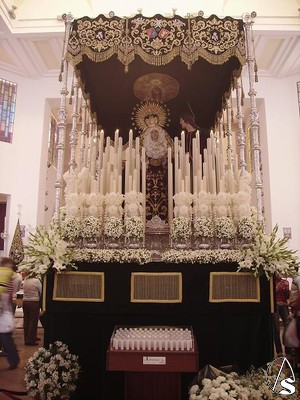 Paso de palio en la mañana del Martes Santo 