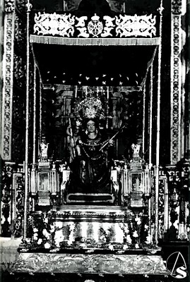  Rosario de los Humeros bajo palio