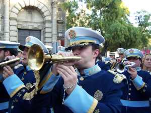 El acompaamiento musical corrio a cargo de la Banda de CC y TT de Ntra. Sra. del Rosario de Linares 