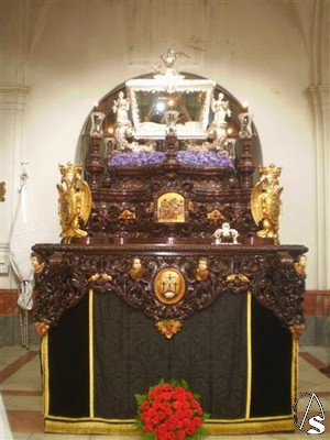 Paso es de estilo barroco, obra de D. Manuel Pineda Caldern realizado en 1960 en madera de caoba de Guinea y pino de Flandes 