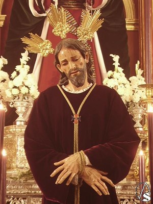 La actual imagen del Cautivo es una transformacin de un nazareno que era el antiguo titular de la hermandad del Gran Poder 